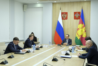 Губернатор Кубани провел заседание оперативного штаба по ликвидации последствий непогоды