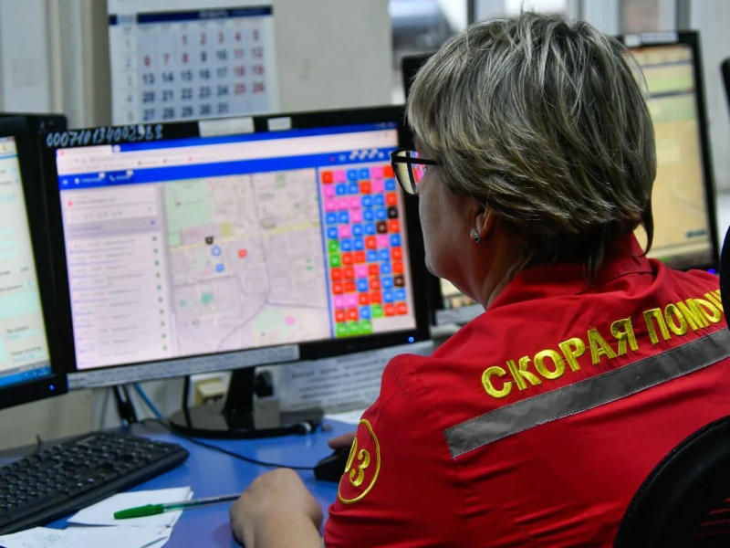 Вениамин Кондратьев поздравил работников скорой медицинской помощи с профессиональным праздником