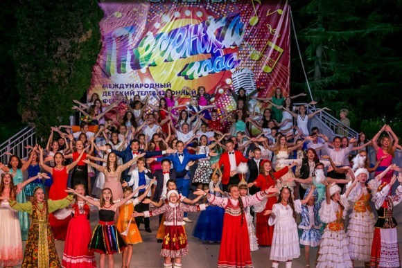 В «Орленке» открывается Международный фестиваль «Песенка года-2019»