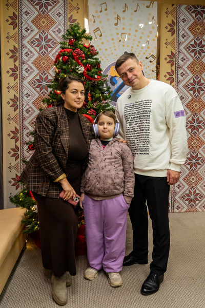 «Я верю в чудо»: Роман Дмитриев исполнил мечту девочки Маши в студии КАЗАК FM