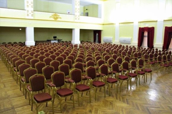 В центре культуры и творчества станицы Кущевской обновили концертный зал
