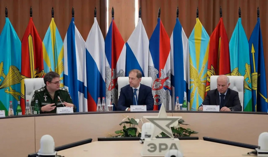 Военный инновационный технополис «Эра» в Анапе посетил Денис Мантуров