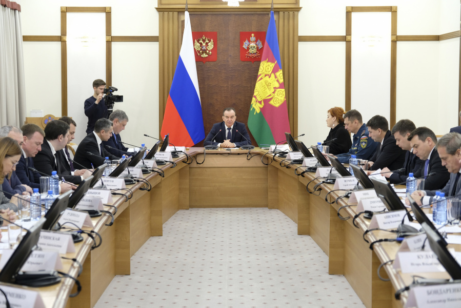 Вениамин Кондратьев: Наша задача – как можно скорее восстановить пострадавшие пляжи