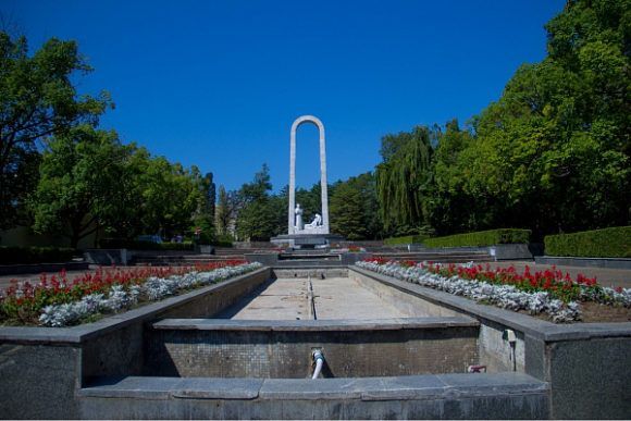 В Сочи обновят фонтан у памятника «Подвиг во имя жизни»