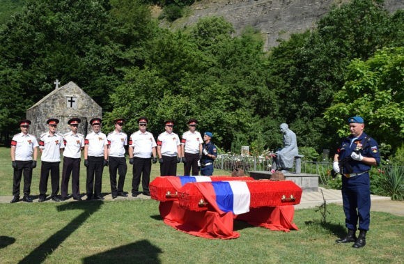 В урочище Поднависла захоронили останки 12 неизвестных солдат