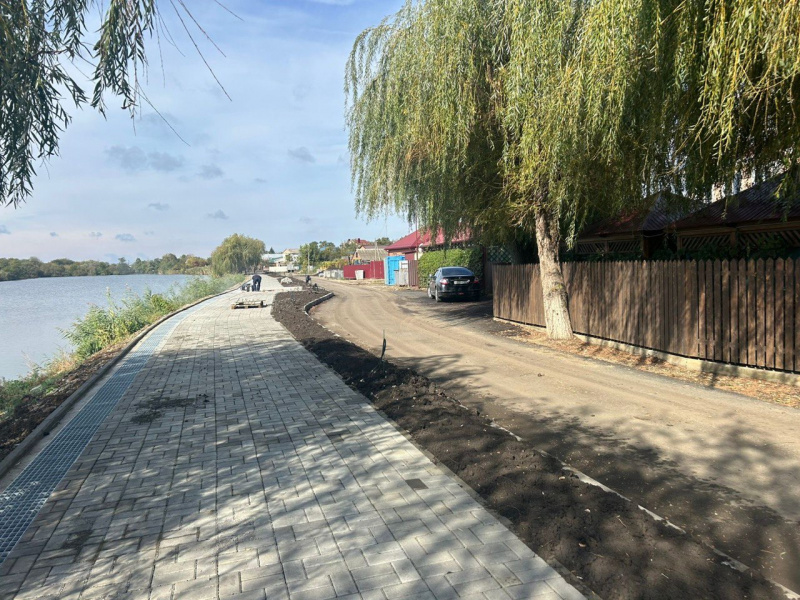 В Выселковском районе благоустроили территории возле реки