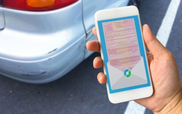 Автовладельцы смогут предъявлять полис ОСАГО на экране смартфона
