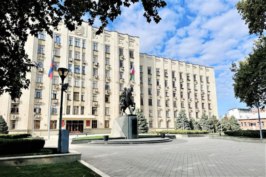 Светлана Бессараб: Только благодаря жесткой кадровой политике губернатора удается вести беспрецедентное строительство соцобъектов на Кубани последние 10 лет Светлана Бессараб: Только благодаря жесткой кадровой политике губернатора удается вести беспрецедентное строительство соцобъектов на Кубани последние 10 лет