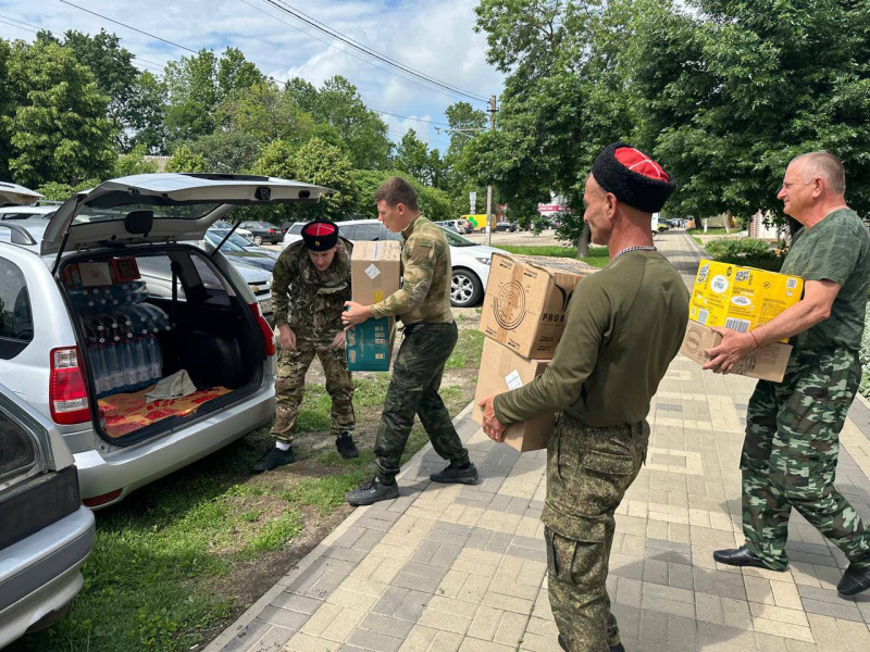 Кубанские казаки доставили более 100 тонн гуманитарной помощи в зону СВО за три недели Кубанские казаки доставили более 100 тонн гуманитарной помощи в зону СВО за три недели