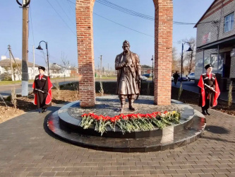В Брюховецком районе обновили сквер имени Захария Чепеги В Брюховецком районе обновили сквер имени Захария Чепеги
