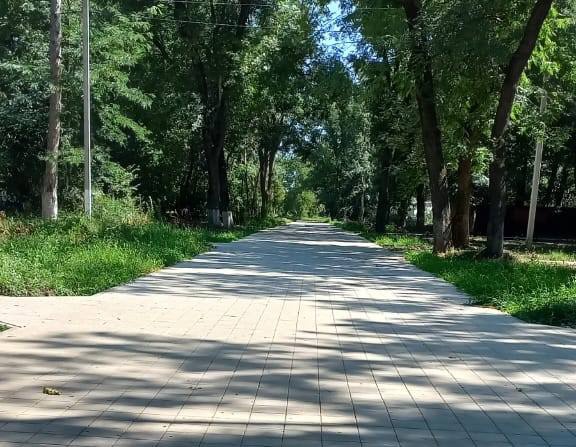 В Новокубанске обустраивают парк по нацпроекту «Жилье и городская среда» В Новокубанске обустраивают парк по нацпроекту «Жилье и городская среда»