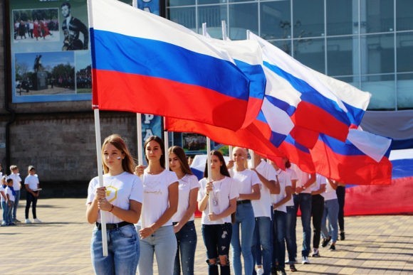 Кубань отмечает День Государственного флага России