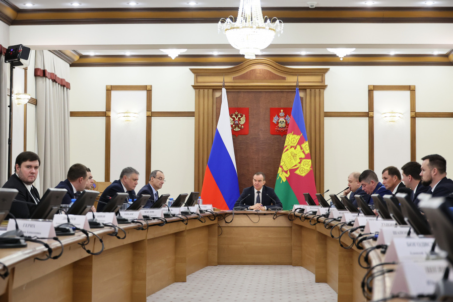 Вениамин Кондратьев поручил завершить все работы по нацпроектам до 1 декабря