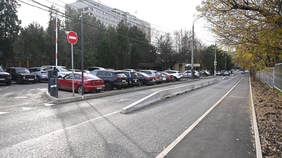 В Краснодаре отремонтировали дорогу к медицинским учреждениям