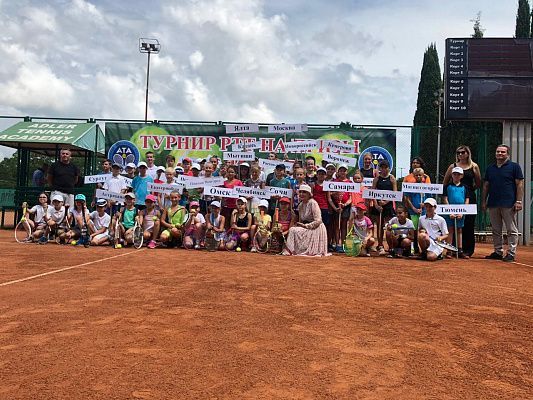 Более 150-ти теннисистов со всей России приехали на турнир в Сочи