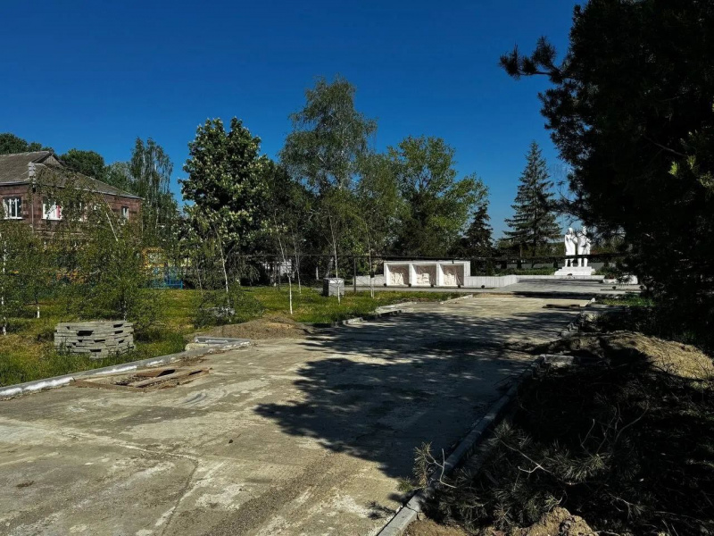 В Славянском районе благоустраивают общественную территорию В Славянском районе благоустраивают общественную территорию