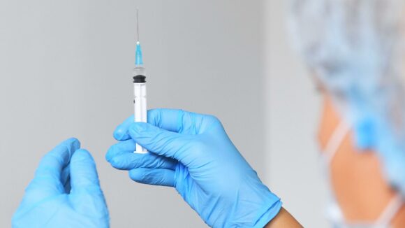 1170 человек в крае прошли первый этап вакцинации против коронавируса