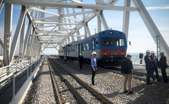 Грузовые поезда поедут в Крым позже из-за уникального древнего города