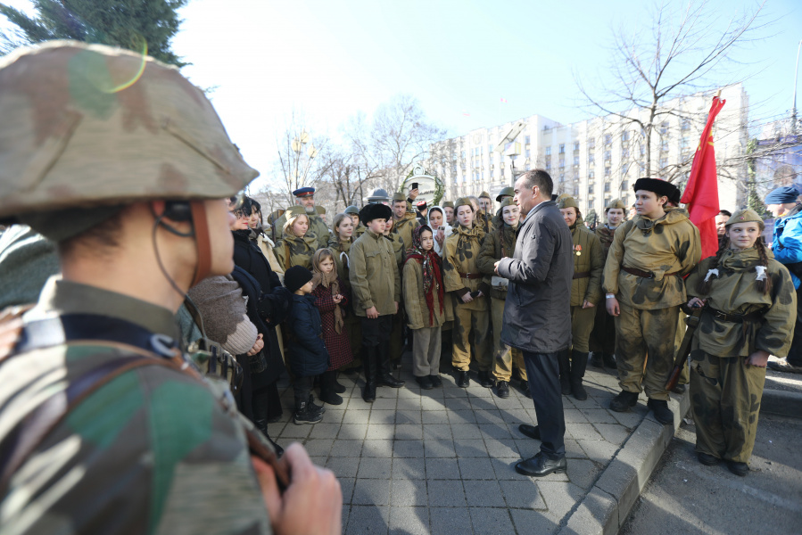 Губернатор Вениамин Кондратьев пообщался с участниками реконструкции боя за освобождение Краснодара
