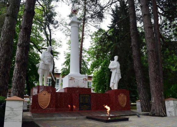 В Горячем Ключе после реконструкции открылся мемориальный комплекс Вечный огонь