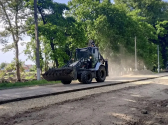 В Курганинске благоустраивают зеленую зону