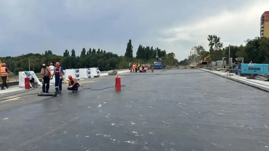 Автомобильное движение по двум полосам на Фадеевском путепроводе в Краснодаре запустят в сентябре
