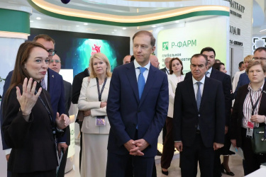 Денис Мантуров ознакомился с инновациями кубанских учёных на форуме «Биопром»