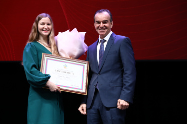 Вениамин Кондратьев: В Краснодарском крае исследованиями занимаются свыше 5 тысяч ученых Вениамин Кондратьев: В Краснодарском крае исследованиями занимаются свыше 5 тысяч ученых