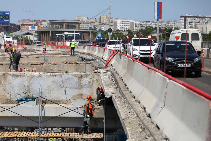 В Краснодаре временно ограничат движение транспорта по Тургеневскому мосту