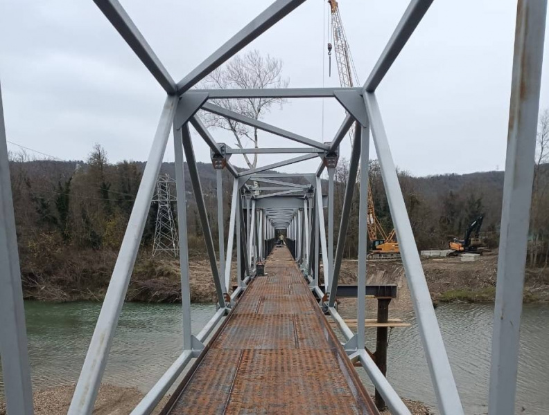 В селе Лермонтово Туапсинского муниципального округа открыли пешеходный мост через реку Шапсухо