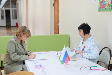 Министры культуры и здравоохранения Кубани проголосовали на выборах в Госдуму