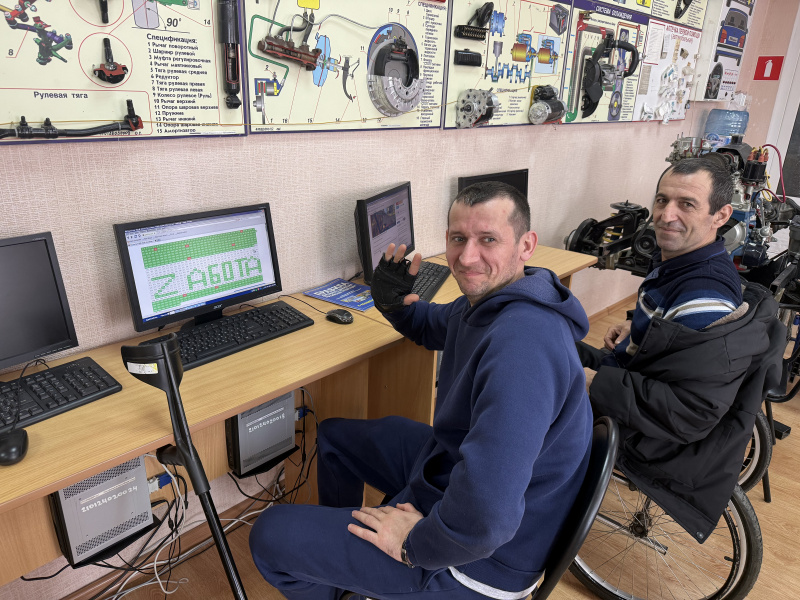 На Кубани бойцов СВО учат водить автомобили с ручным управлением