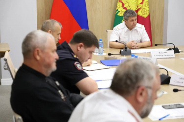 Более пяти тысяч казаков обеспечат порядок на Кубани в День знаний и на выборах Более пяти тысяч казаков обеспечат порядок на Кубани в День знаний и на выборах