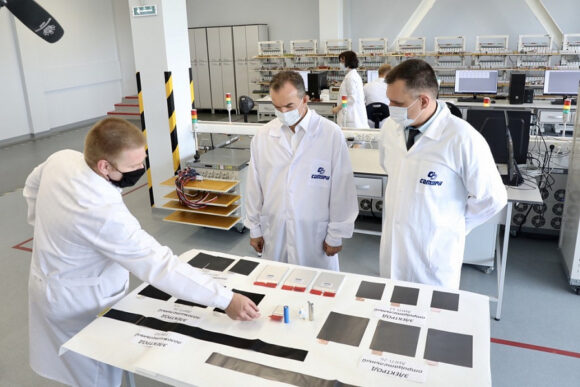 Глава региона осмотрел новую линию по производству авиационных батарей на заводе «Сатурн»