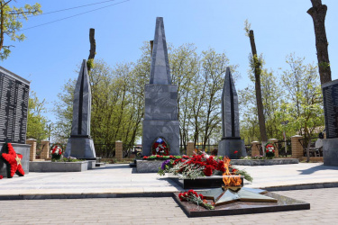 Вечные огни зажгли в 11 муниципалитетах Кубани Вечные огни зажгли в 11 муниципалитетах Кубани