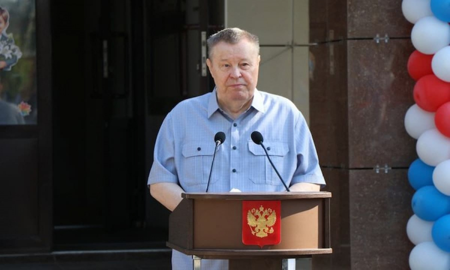 Владимир Устинов поздравил с Днем знаний кореновских школьников Владимир Устинов поздравил с Днем знаний кореновских школьников