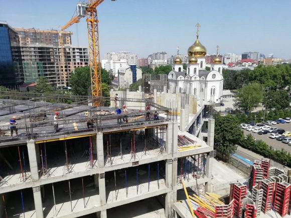 В Краснодаре завершаются работы по строительству каркаса нового здания детской краевой больницы