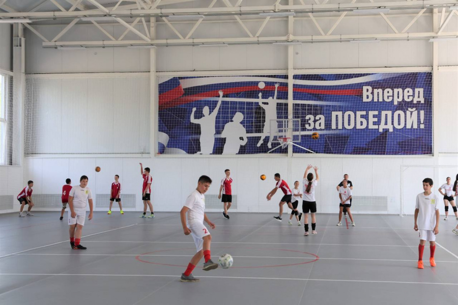 В Отрадненском районе открыли новый спортивный зал В Отрадненском районе открыли новый спортивный зал