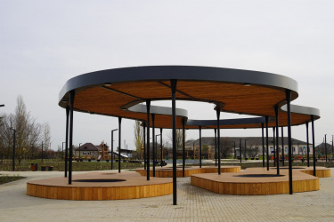 Благодаря обращениям жителей на «Прямую линию» Вениамина Кондратьева в регионе благоустроили 13 общественных территорий