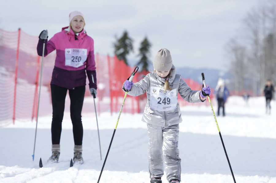 В Краснодарском крае прошла массовая лыжная гонка «Лыжня Кубани»
