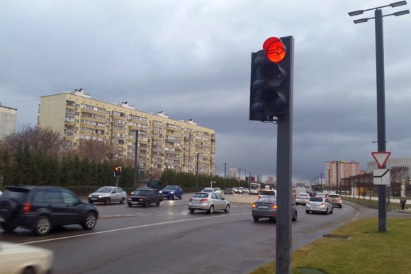 На трёх перекрёстках Краснодара заработали «умные светофоры»