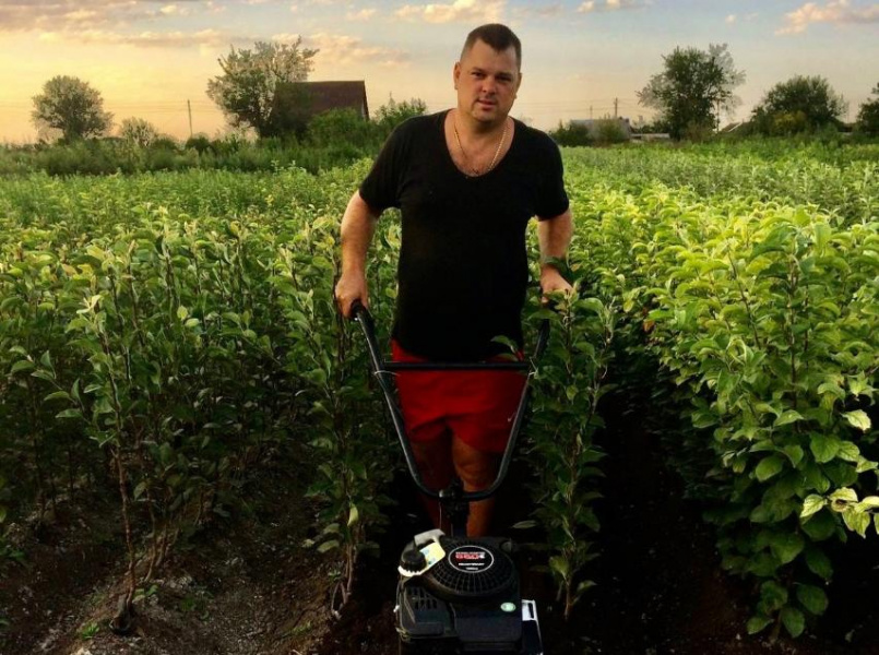 Денис Синяков – выращивает и продает санженцы плодовых, ягодных деревьев и кустарников в Крыловском районе