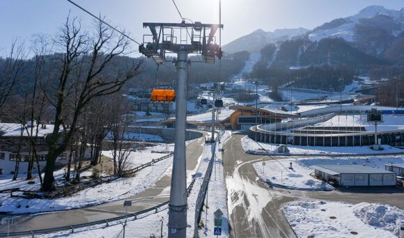 В Сочи проверили готовность горнолыжных курортов к массовому заезду туристов