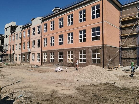 Корпус начальной школы в Тимашевске введут в эксплуатацию до конца года