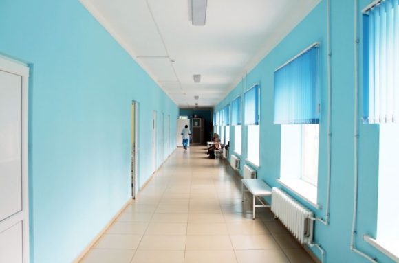 В Тихорецком районе до конца года отремонтируют детское инфекционное отделение районной больницы №2