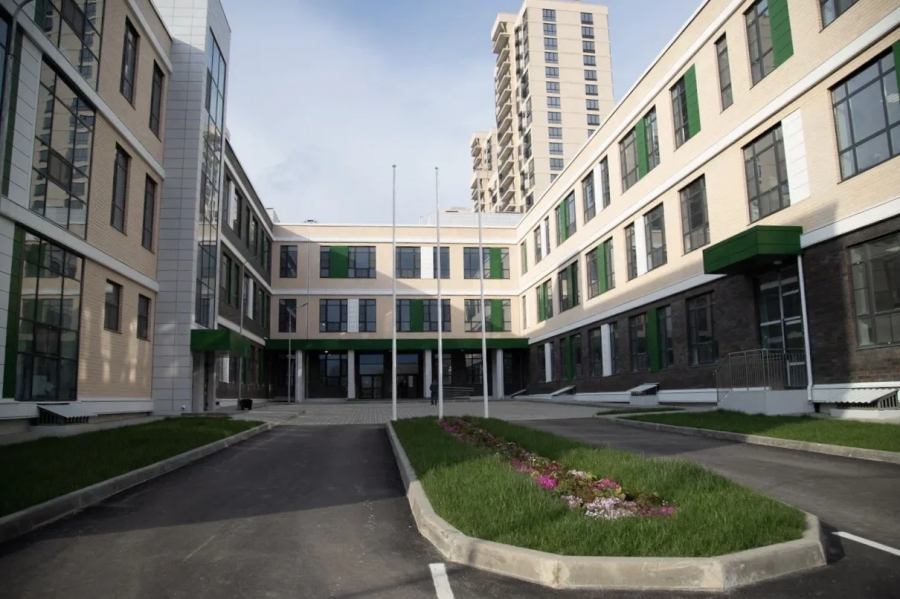 В Краснодаре открыли школу на 1 550 мест и детский сад на 575 мест