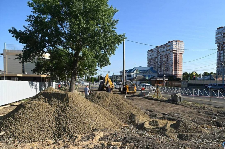 В Краснодаре по инициативе жителей благоустраивают бульвар Калининский В Краснодаре по инициативе жителей благоустраивают бульвар Калининский