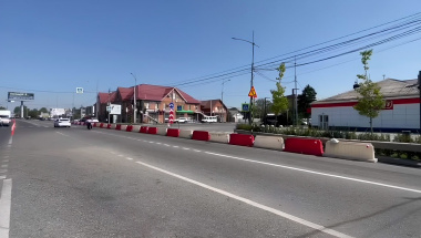 В Краснодаре ограничили движение транспорта по ул. Почтовой. В Краснодаре ограничили движение транспорта по ул. Почтовой.