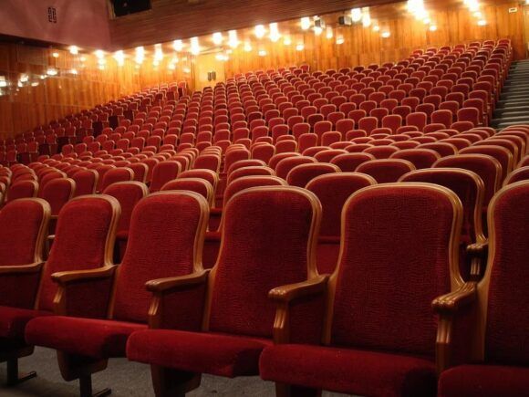 На Кубани разрешат работу театров и домов культуры