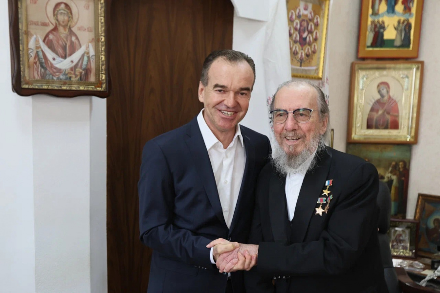 Вениамин Кондратьев поздравил Виктора Захарченко с 88‑летием